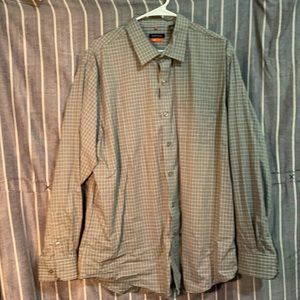 Van Heusen Traveler gray checkered striped shirt. Xl